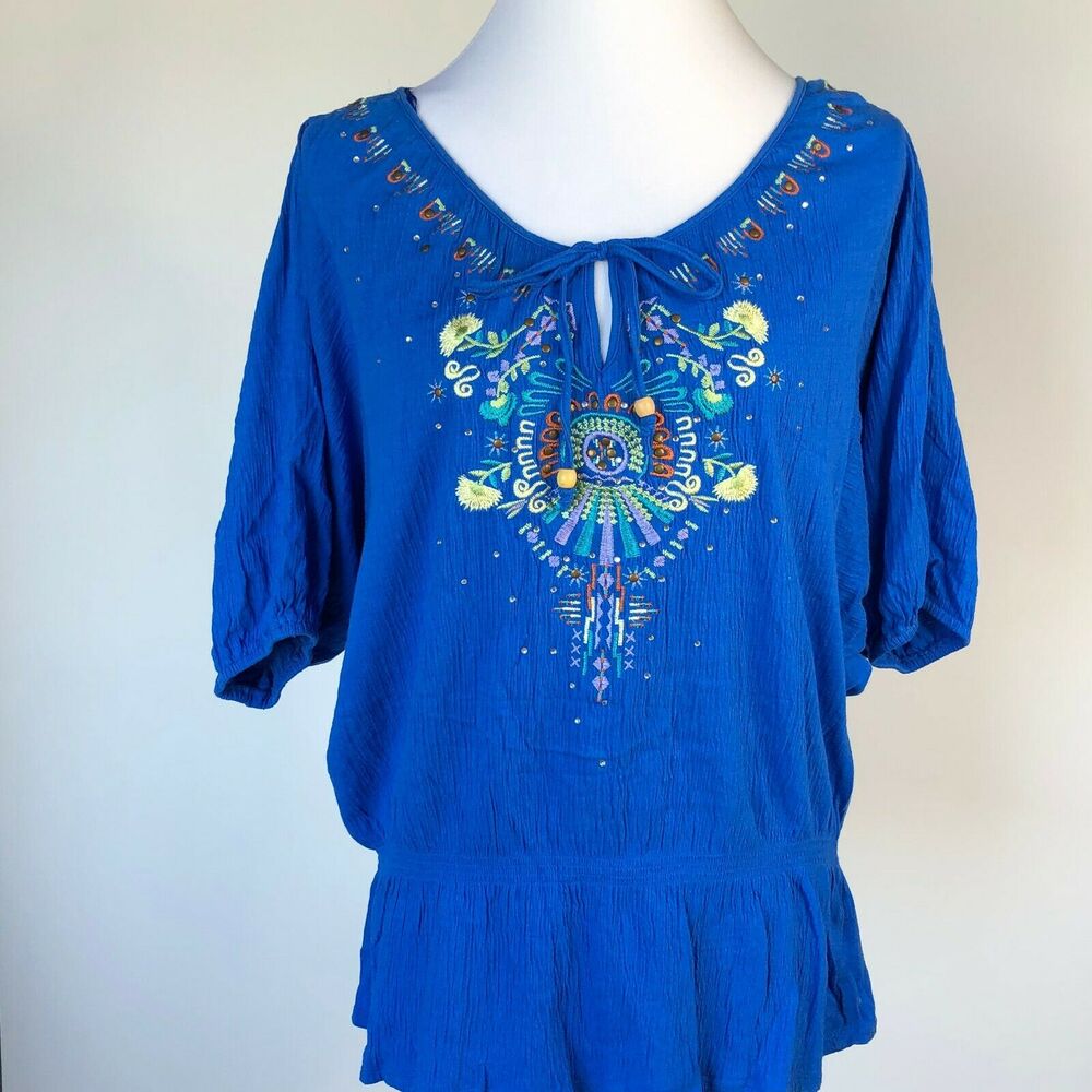 RXB women’s Boho embroidered top size large soft stretchy material crêpe Tassel
